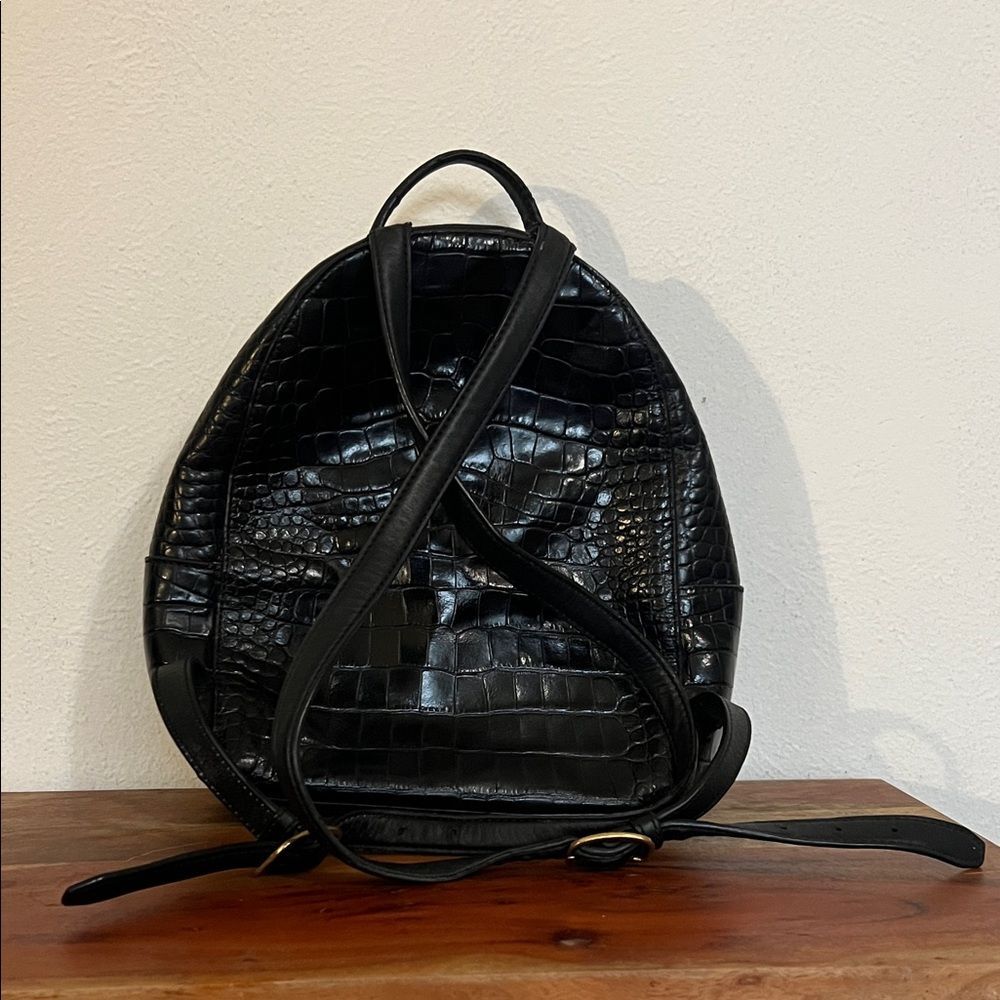 Tory Burch Croc Embossed Black Leather Mini Backpack Purse Gold Logo Casual Luxe - Picture 7 of 16